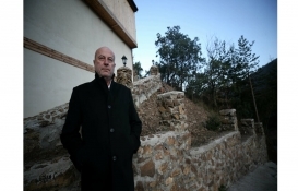 Çocukken keçi otlattığı tepeye hayalindeki tesisi inşa etti!