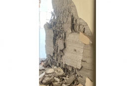 Ağır hasarlıdan orta hasarlıya çevrilen bina herkesi şaşırttı!