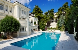 Gazeteci Boran, villasını satın almak isteyen 159 kişiye verdiği mücadeleyi kazandı!