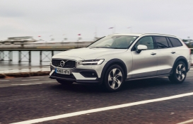 Volvo V60 Cross Country engel tanımıyor! Peki fiyatı ne kadar? Volvo V60 Cross Country'de indirim var mı?