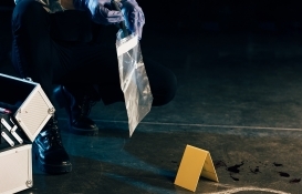 İnşaatı mühürlenen müteahhit evinde ölü bulundu!