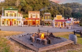 Yeni Zelanda'da dev kasaba 7,5 milyon dolara satılıyor!