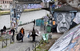 Paris Belediyesinden mültecileri ortak yaşamla Fransızlaştırma girişimi!