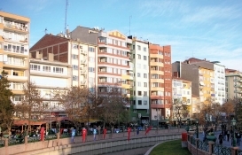 Eskişehir'de evden çıkmamak için evini kundaklayan kiracı gözaltına alındı!