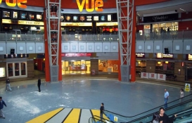 İngiliz devi Suudi Arabistan’daki sinema salonu projesini durdurdu!