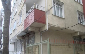 Deprem sonrası Küçükçekmece'deki bina için kırmızı alarm! Hasar ihbarı üzerine bina incelemeye alındı!