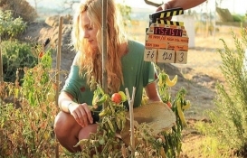 Farah Zeynep Abdullah Alaçatı’da köy evi kiraladı!