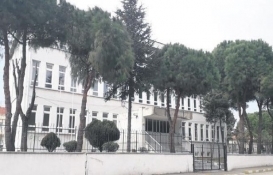 Gelibolu'daki eski üniversite binası icralık oldu!