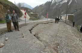 Çukurca’da riskli 15 ev boşaltıldı!