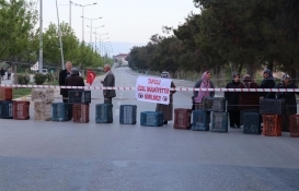 Mülk sahibi olduklarını söyleyen bir grup Pamukkale yolunu trafiğe kapattı!