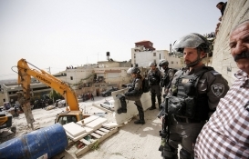 İsrail Doğu Kudüs'te Filistinlilere ait binayı yıktı!