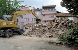 Osmangazi'deki 6 metruk bina yıkıldı!