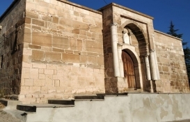Afyonkarahisar'da 700 yıllık kervansaraya 'korsan' restorasyon yapıldı!