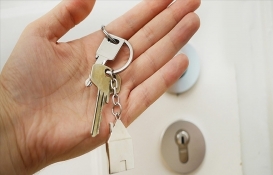 'Yetki belgesi olmayanlar sitelerde cirit atıyor' diyen ATEM Başkanı isyan etti! Konut piyasasında ciddi sorunlar var!