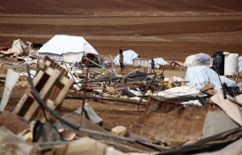 İsrail'in yıktığı Hammisa Bedevi köyü sakinleri başlarını sokacak yer arıyor!