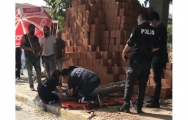 Avcılar'da başına tuğla düşen inşaat işçisi yaralandı!