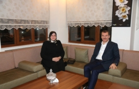 Ömer Arısoy, Zeytinburnu'nda çöken binanın mağdurlarına çözüm sözü verdi!