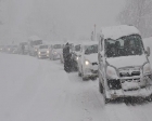 Bolu Dağı'nda kar yağışı ulaşımı aksatıyor!