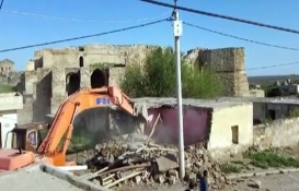 Harran'da tarihi dokuya zarar veren yapılar yıkılıyor!
