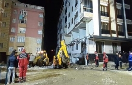 Bahçelievler'de çöken binanın enkazı kaldırıldı!