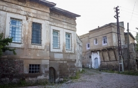 Kayseri'nin taş evleri eski günlerine dönmeyi bekliyor!