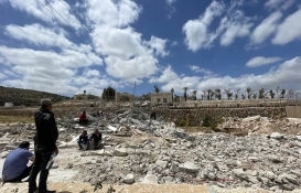 İsrail Batı Şeria'da Filistinlilere ait evleri yıkmaya devam ediyor! 