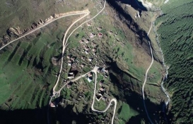 Santa Harabeleri’ne inşa edilen bina taşla kaplandı!