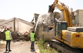 Van Edremit'teki ahırlar yıkılıyor!