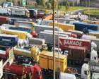 Kamyon ve tır trafiğine çözüm için deniz ve demiryolu tercih edilmeli!