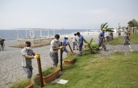 Antalya Konyaaltı'ndaki aykırı işletmelere müdahale edildi!