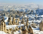 Kapadokya karlı görüntüsüyle turistleri cezbediyor!