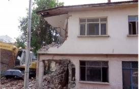 Osmangazi'de metruk binalar tek tek yıkılıyor!