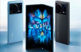 Vivo’nun yeni katlanabilir telefonu: Vivo X Fold sahne ışıkları altında!