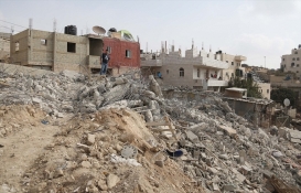 İsrail Batı Şeria'daki binaları yıkıyor!