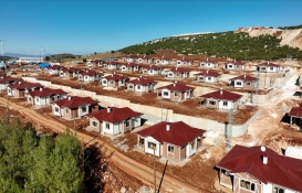 Kalıcı deprem konutlarının yapımı devam ediyor...