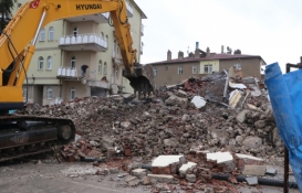 Niğde Defterdarlığı'nın lojmanı yıkım sırasında zarar gördü!
