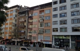 Gölcük depreminin sembolü olan binalar yıkılıyor!