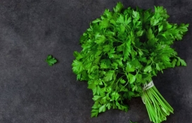 Sonunda bu da oldu! Bir demet maydanozun fiyatı 10 TL'ye yaklaştı! İşte Migros, A-101, BİM ve Şok fiyat listesi...