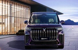 Çin'in amiral gemisi olarak adlandırdığı otomobil modeli Türkiye'de! Merakla beklenen Voyah Dream'ın fiyatı belli oldu!