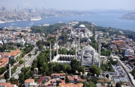 Fatih'te 250 yıllık çeşmelerinin üzerindeki binalar tepkilere neden oldu!