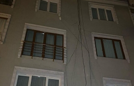 İstanbul'da korku dolu yıkım çalışması! Binalar kaydı, çatlaklar oluştu! 11 daire sakini mağdur!