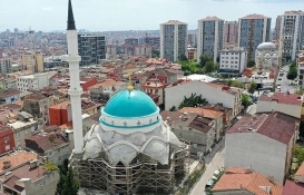 Bağcılar'da kaldırım çöktü, iki bina tahliye edildi!
